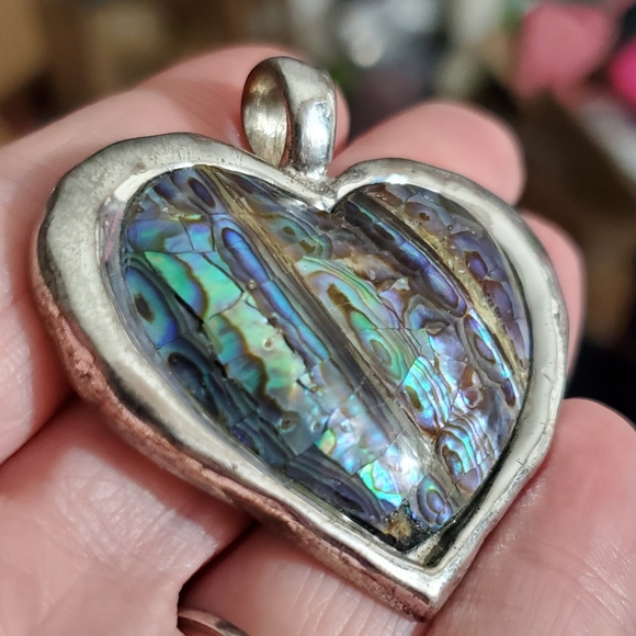 Vintage 90's abalone heart necklace pendant Valentine’s Day shell - Picture 2 of 8